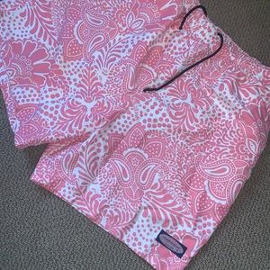 Men’s Vineyard Vines bathing suit (liner)